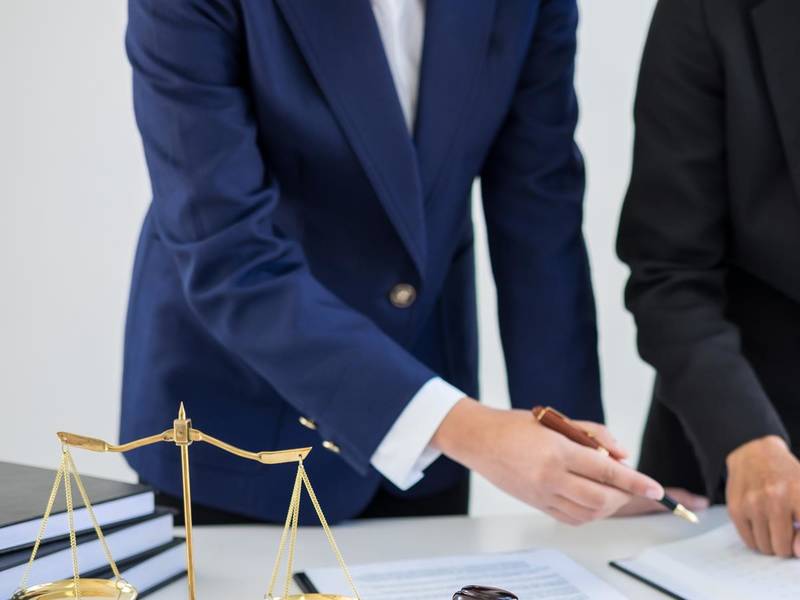 上海遗产继承律师解析：父母遗产继承的多元考量与法律路径