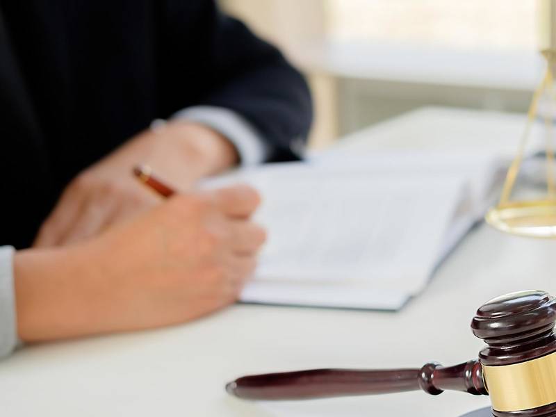 抚恤金代位继承之惑：上海遗产律师视角下的法理与情理