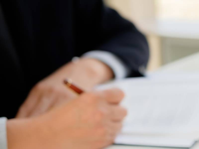 父亲去世后遗产归属的复杂考量：上海遗产继承律师视角解读