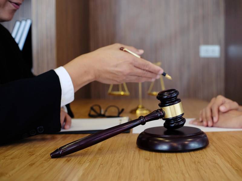 二婚女人继承老公房产：上海遗产继承律师视角下的复杂法律考量