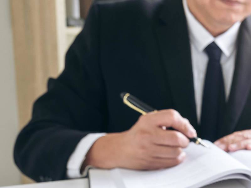 离异父母遗产分割：上海遗产继承律师视角下的复杂考量